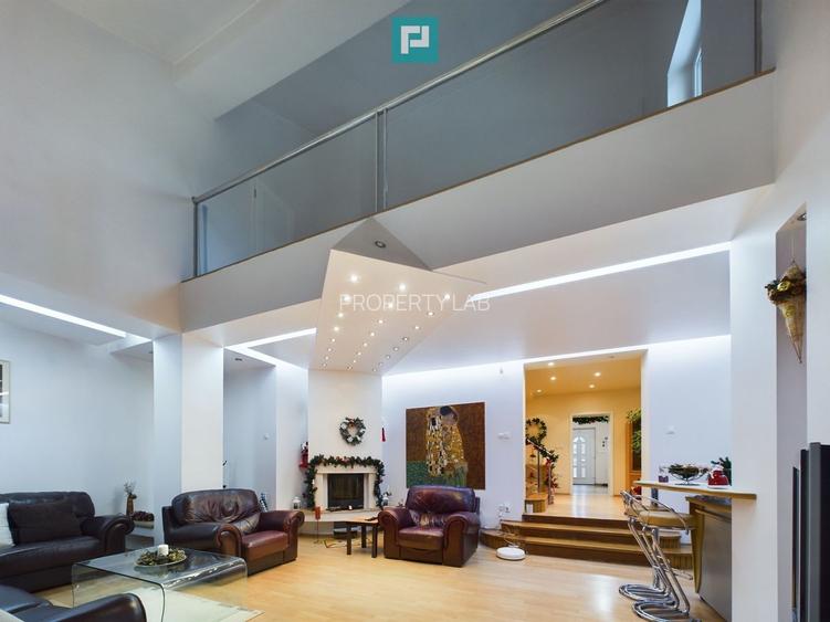 Casă situată Central în Dumbrăvița - 3