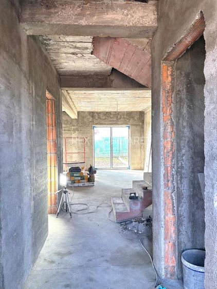 Duplex la cheie- Sanmihaiu Roman- 990e/mp - 3