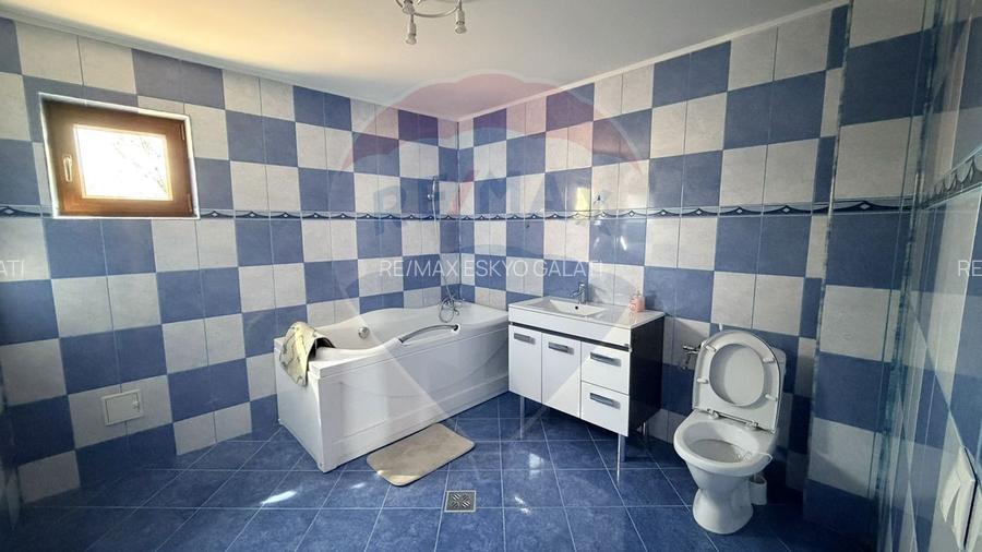 Casă cu 4 camere de vânzare Nămoloasa I Galati - 9