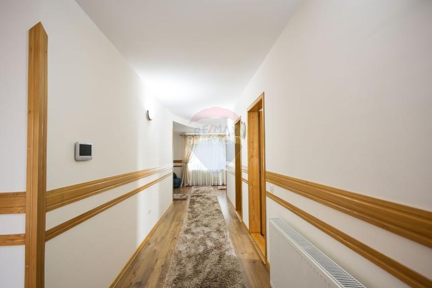 Casa spatioasa de vanzare - 42