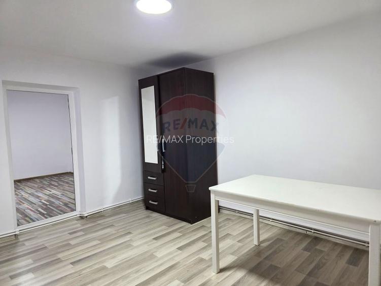 Casă / Vilă cu 6 camere de vânzare în zona Mihai Viteazu - 3