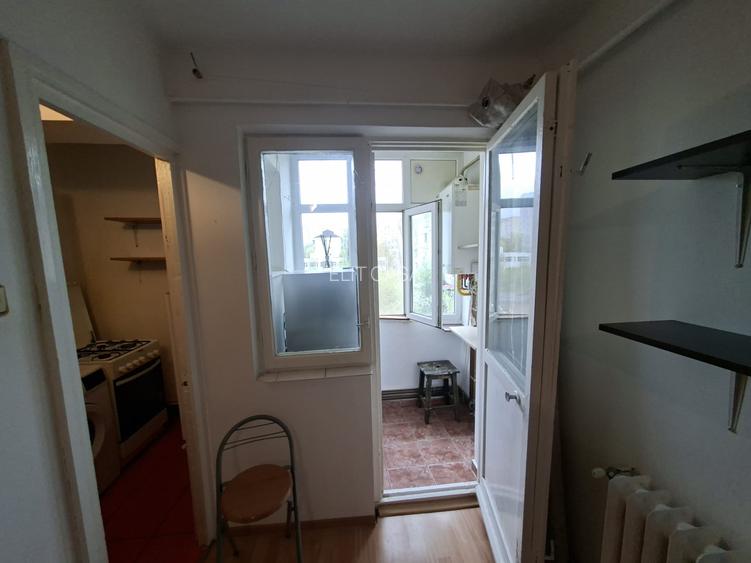 Garsoniera, etajul 2/4, zona Alexandru cel Bun - 5