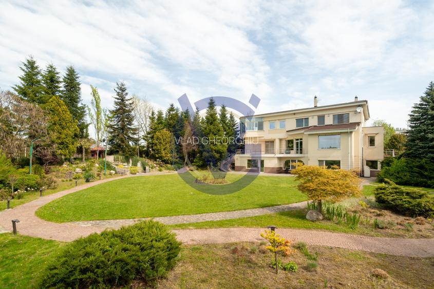 Domeniu 4168 mp. la Lac, cu Parc si Vila Grandioasa, in S1 Bucuresti-COMISION 0% - 21