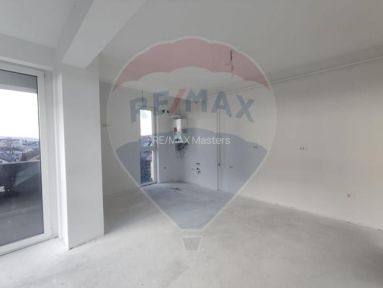 Apartament cu 3 camere în zona Burdujeni, plus loc de parcare - 2