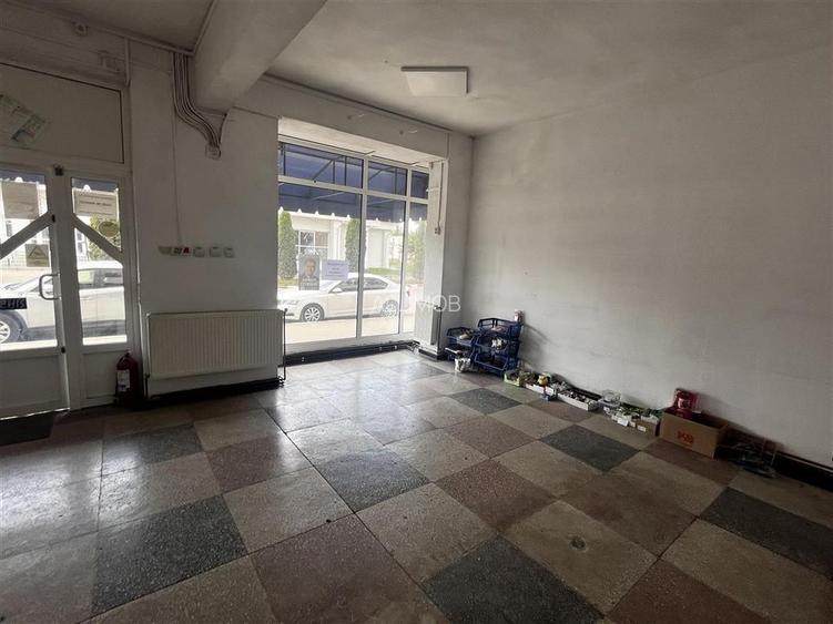 Spatiu comercial de 120 mp in Plopeni, zona cu vad . - 17