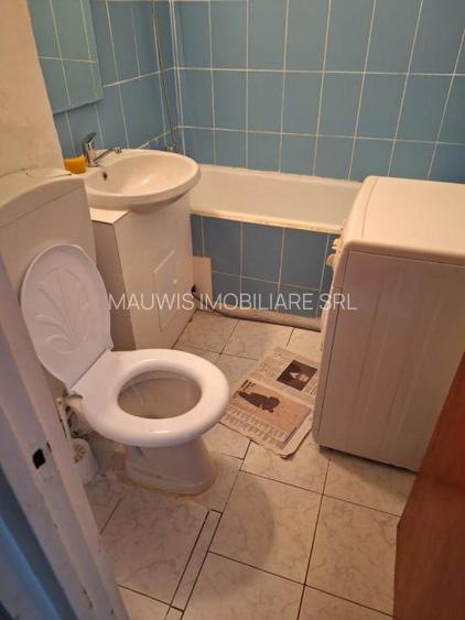 5 min metrou garsoniera libera cf 1  etaj superior bloc cu 2 lifturi - 2