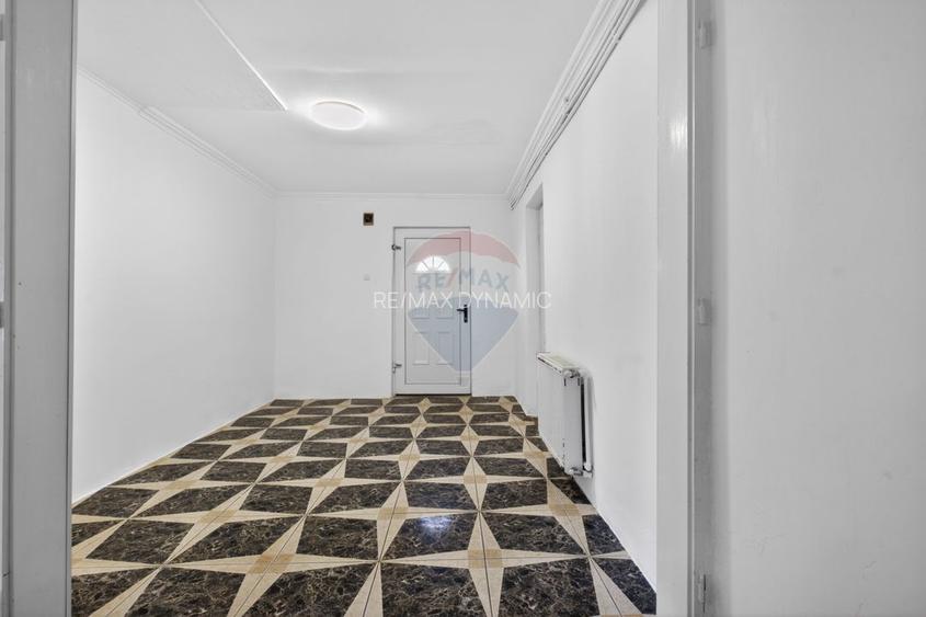 Apartament spațios la casă, renovat, ultracentral Pecica - 14