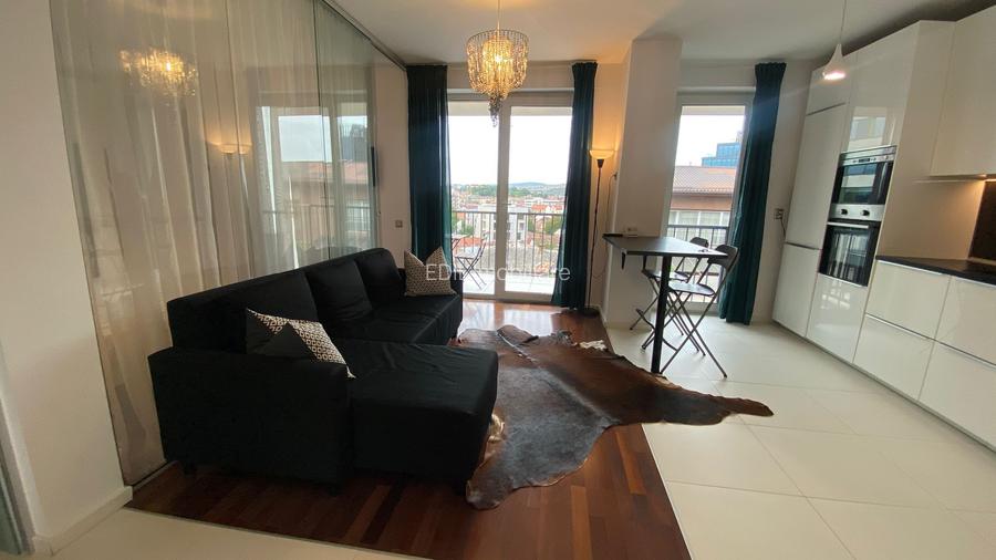 Apartament modern , 2 camere , zona Centrala , NTT Data , bloc nou - 18