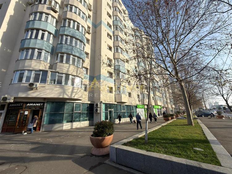 Metrou Aparatorii Patriei 3 cam bloc 1985 et 2 - 15