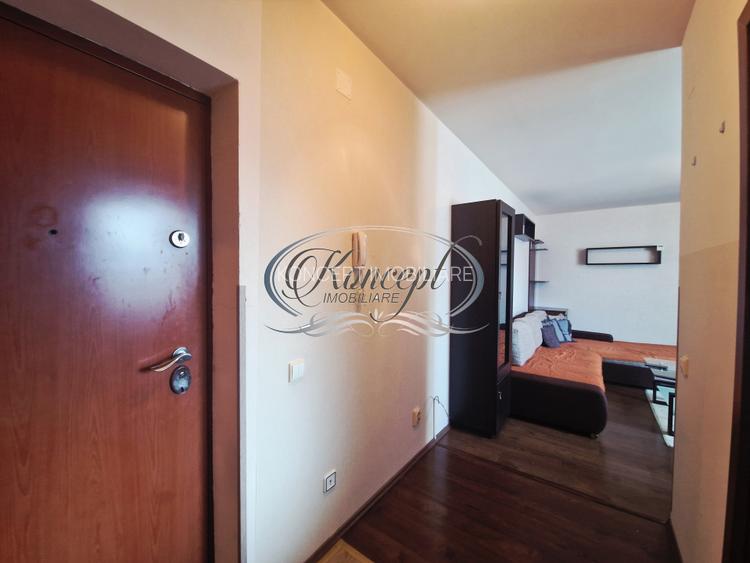 Locuinta la cheie, renovata, cu balcon si parcare, strada Tineretului - 15