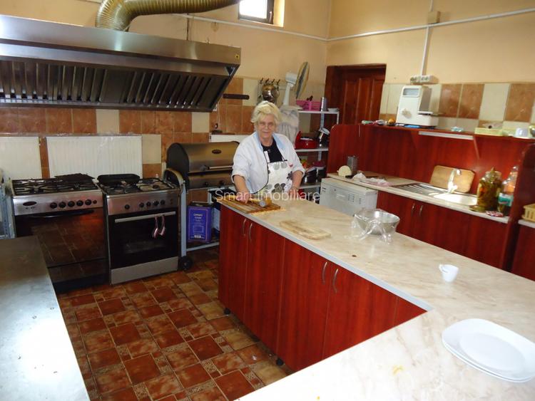 Hotel / Pensiune, 12 camere, 905mp, zona Noua - 7