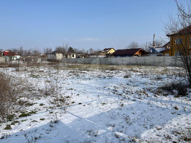 Teren intravilan 1.500 mp, deschidere 27 m, Com. Malu Mare - 2