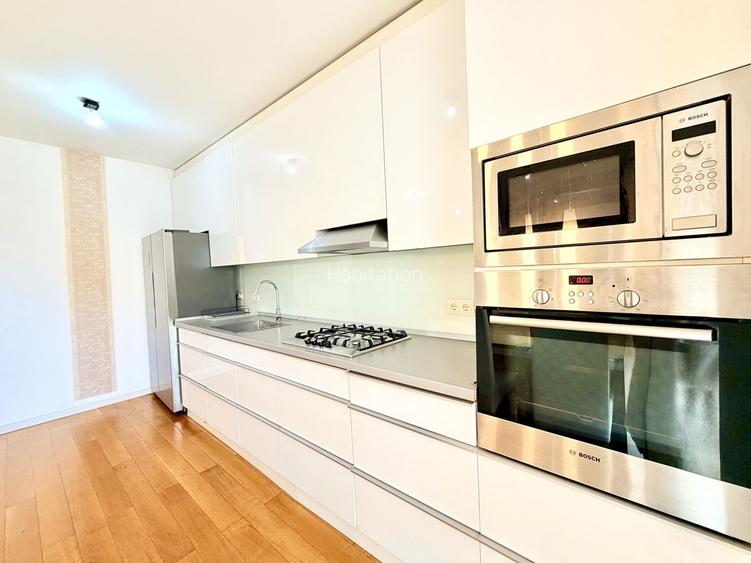 Apartament generos -curte proprie - garaj - 20