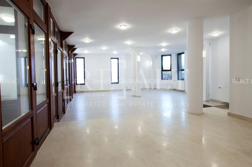 Inchiriere casa, vila 7 camere | Individuala, Renovata, Curte | Campul Pipera - 52