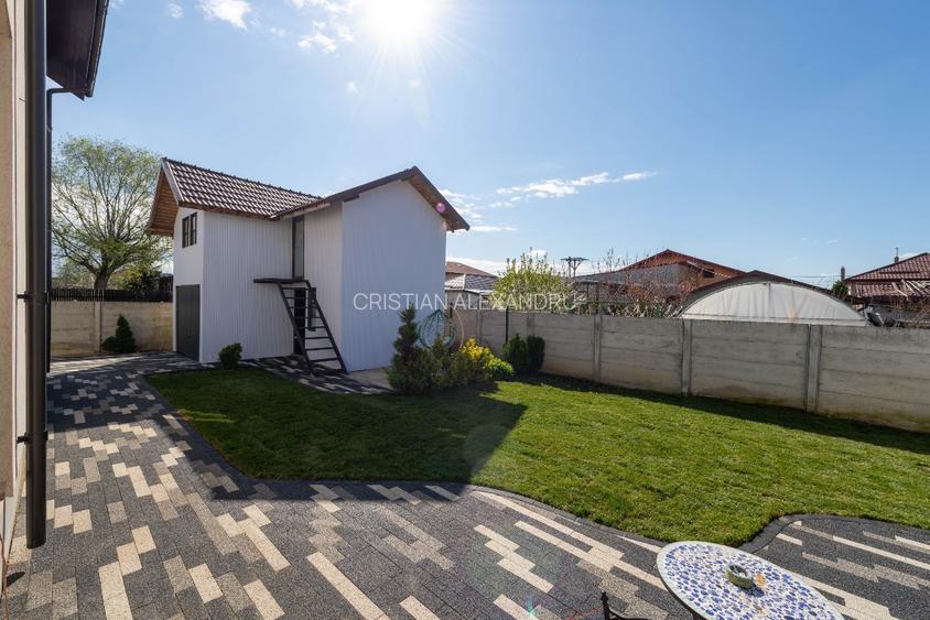 Vila Tunari  la cheie si garaj cu spatii de depozitare  - 3