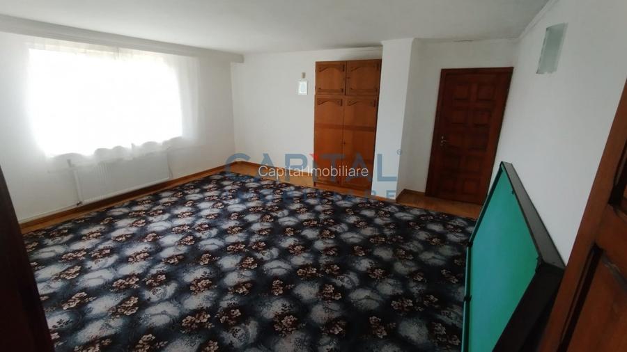 Casa / Vila spatioasa zona URSULET - 10