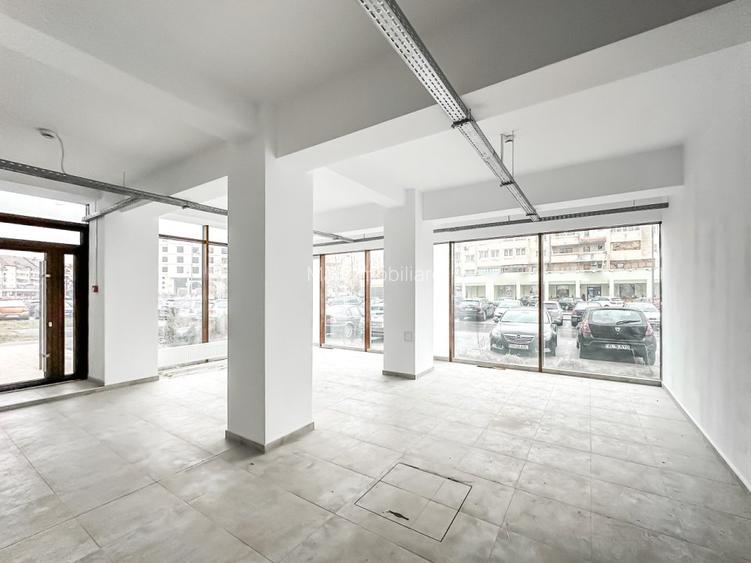 Spatiu comercial tip open space, cladire noua, parcare, zona centrala - 2