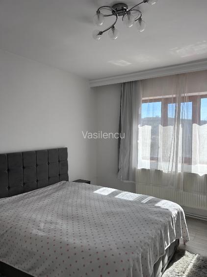 Casă modernă și spațioasă, gata de mutat – 6400 mp teren, terase și garaj – 399. - 5