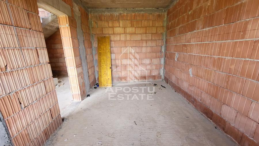 Jumatate de duplex la cheie,4 camere,constructie 2024 Mosnita Noua