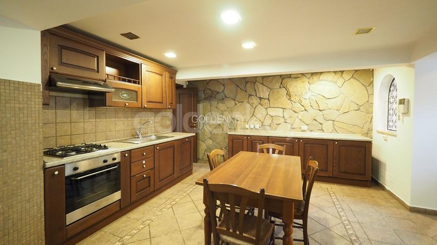 Apartament somptuos tip duplex cu 5 camere si gradina de 300mp - 6