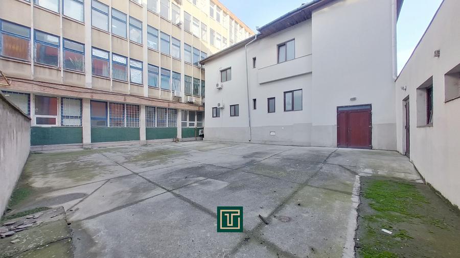 Clădire emblematică rara cu 13 camere pe Calea Victoriei | Ideal locuit/clinică