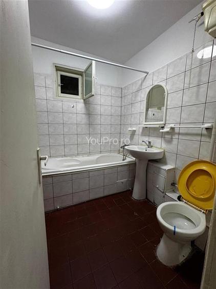 Decomandat 3 Camere Zona Complex / Centrul de Afaceri - 23