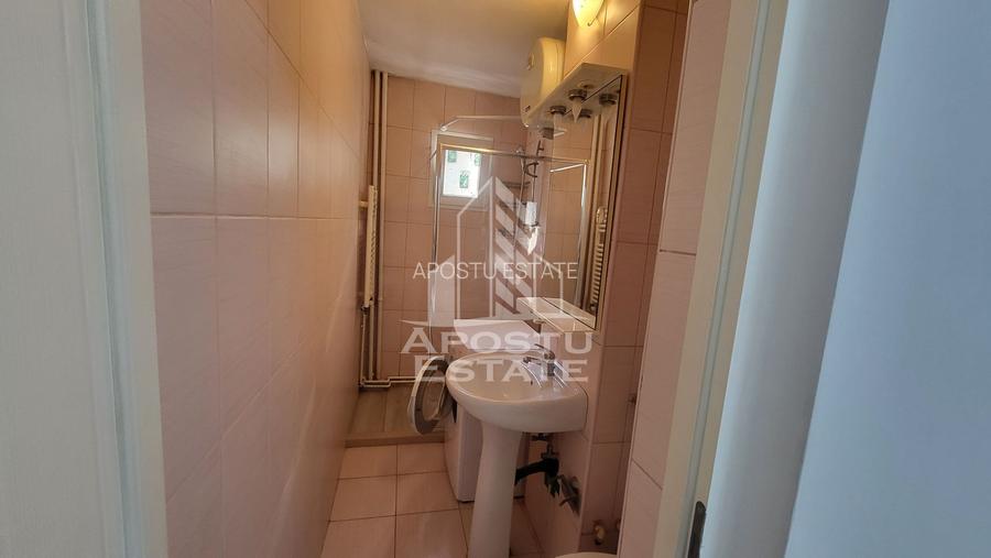 Apartament semidecomandat,3 camere,zona Dacia,mobilat,etaj 1 - 8