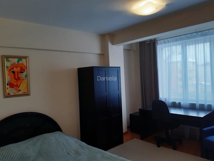 Închiriez apartament spatios renovat 3 camere, 150 mp, terasa de vara imensa - 6