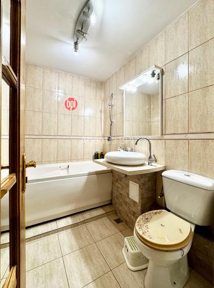 SE VINDE Apartament cu 3camere pe 2 nivele, in zona centrala din Falticeni, SV - 8