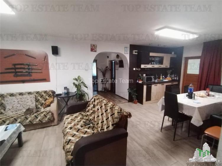 Vila 7 camere- 300 mpu+ curte 2000 mp- Giulesti- Sector 6 - 2