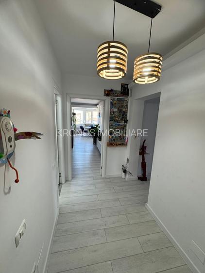 Apartament 3 camere, decomandat, complet renovat,cu terasă, confort 0, 169500 eu - 12