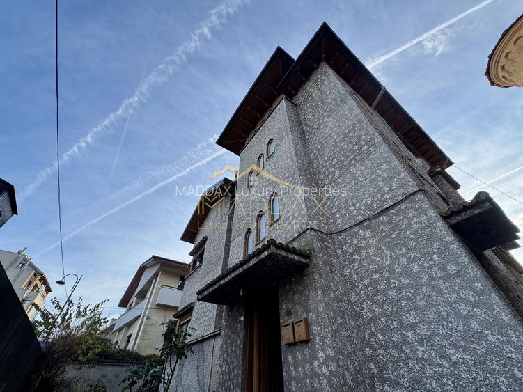 Vila cu 6 camere *310mp*  + Garaj // Primăverii - 50