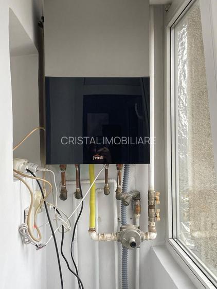 De vanzare 3 camere, centrala,  etaj 8, instalație nouă,  zona 13 Septembrie - 9