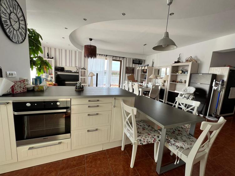 3 camere, 160 mp, Cartierul Francez – Virgil Madgearu | Etaj 6/7 | 2 locuri par - 13