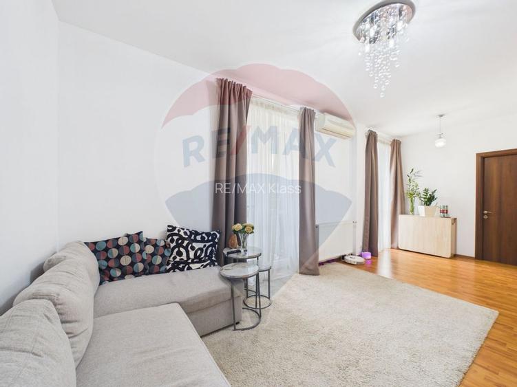 Apartament cu 2 camere de vanzare metrou 1 Decembrie 1918 - 12