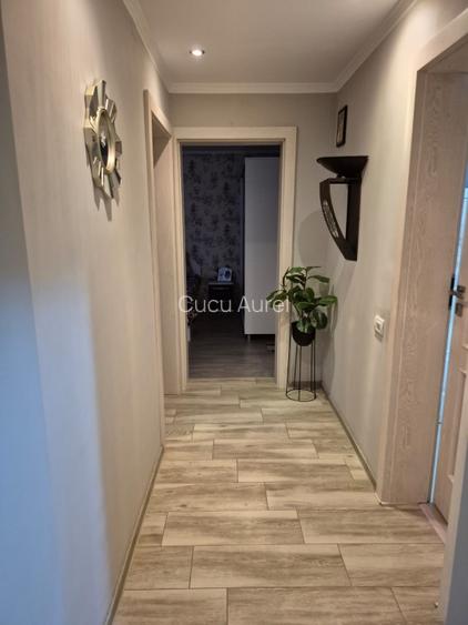 Apartament 3 camere decomandat Năvodari, 64 mp, centrală proprie, AC, etaj 2 - 12