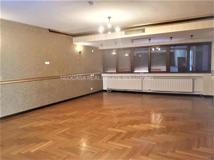 LANGA PTA DOROBANTI, VILA 1998, 650 MP,  GARAJ DUBLU! - 2