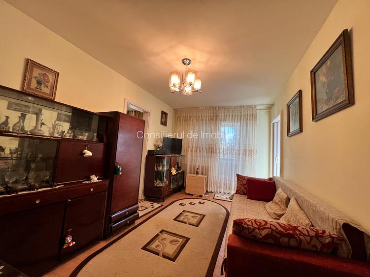 Apartament, in stare buna, zona Dacia, str. Labirint - 3