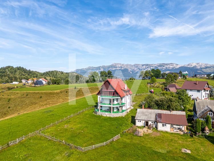 Casa de vanzare Fundata ,ideala pensiune, Comision 0% - 4