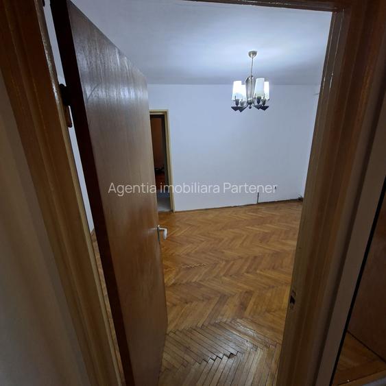 3 camere Calea Bascov , centrală/ finisaje clasice , LIBER / ușor negociabil ! - 10