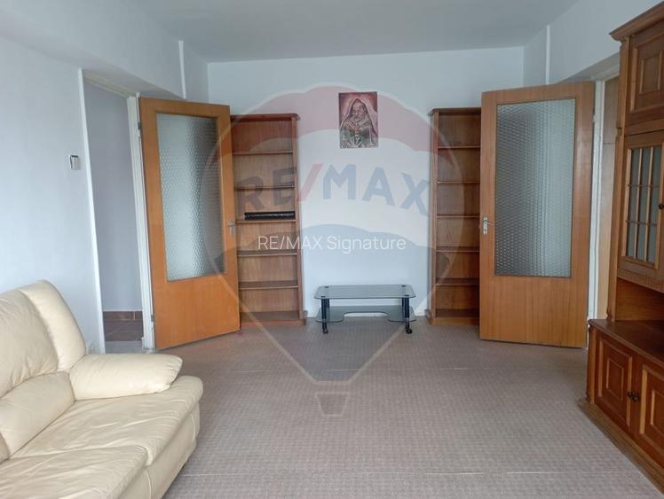 Apartament cu 3 camere de vânzare în zona Bucur Obor - 2
