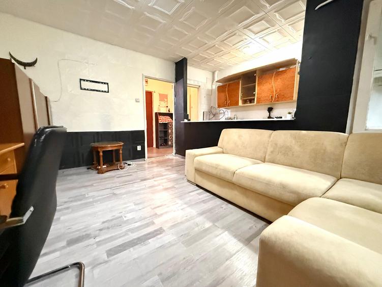 Garsoniera la 5 minute de M. Crangasi si Tramvai 41 | Bloc 1981 | Baie renovata