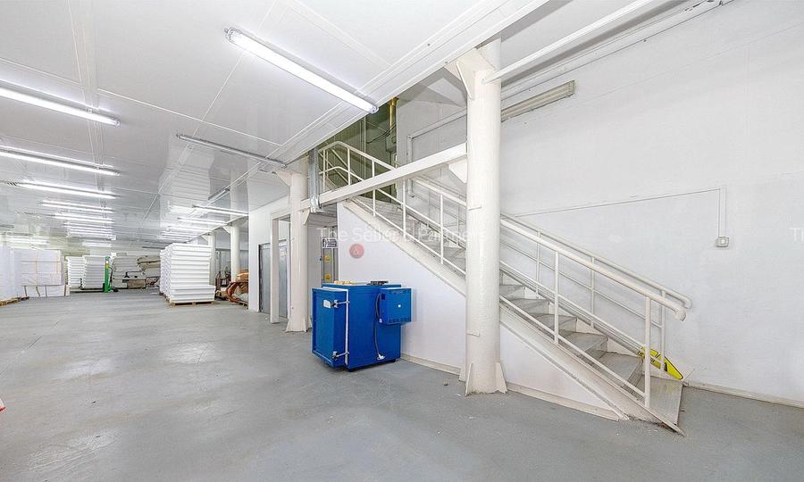 Platformă industrială cu 2 hale și sediu administrativ – teren 3.871 m - 36