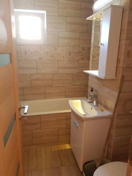 Apartament 2 camere de închiriat – mobilat și utilat, zonă semicentrală