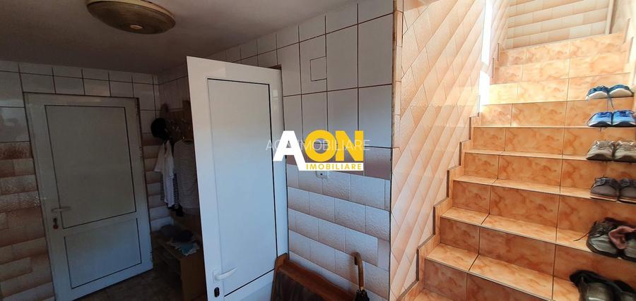 Casa cu 4 camere, garaj, teren 791 mp, zona Schit - 15