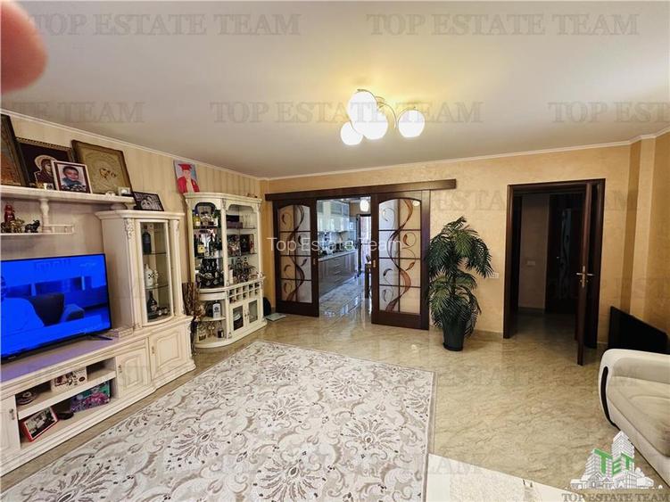 Vila superba 360 mp construiti, 524 mp curte, 6 camere, P+1+M ROSU - 12