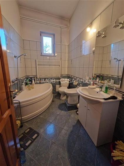 Casa P+E, suprafata utila 446.66 mp, teren 866, pretabila - clinica, restaurant, - 6