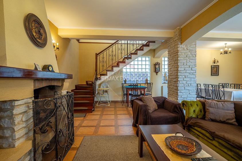 Proprietate deosebita de vanzare in Busteni - Pensiune + Duplex - 3