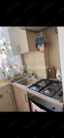 Decomandat la etajul 1 cu 2 balcoane in bloc anvelopat - 10