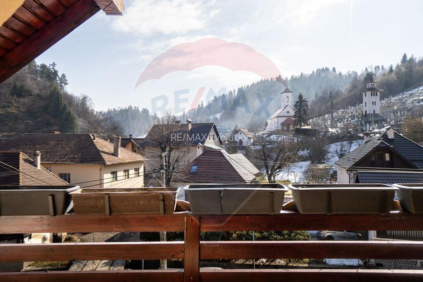 Oportunitate rară: Casă de vacanță sau Pensiune în Poiana Mărului - 30